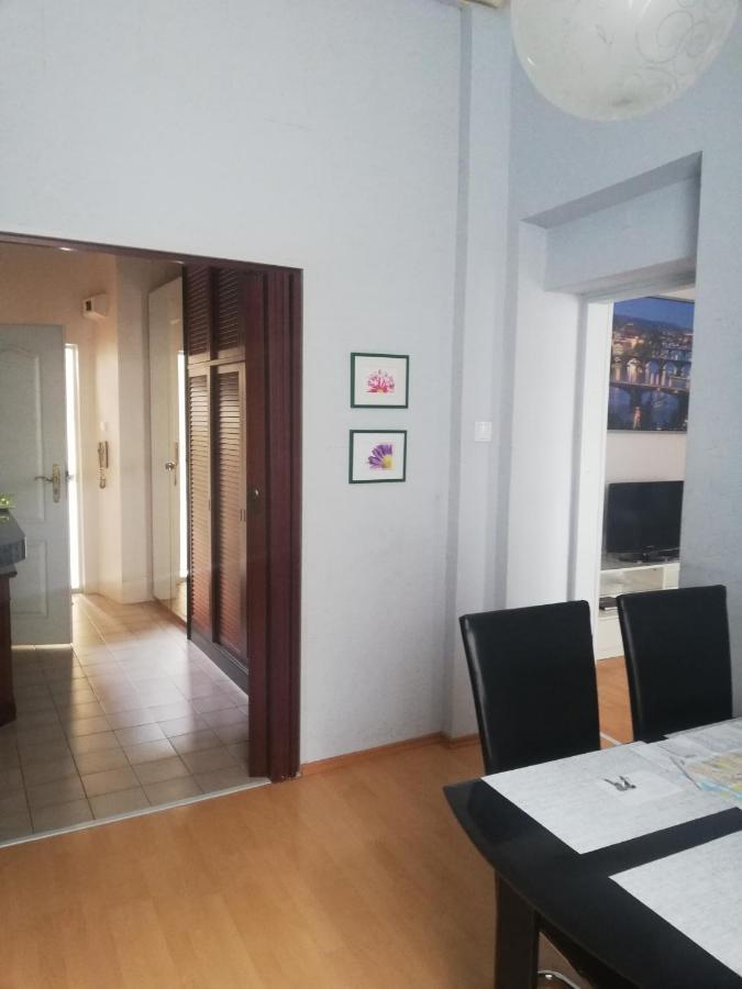 Apartment Karolina Prag Exteriör bild