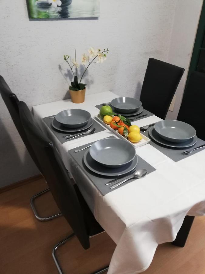 Apartment Karolina Prag Exteriör bild